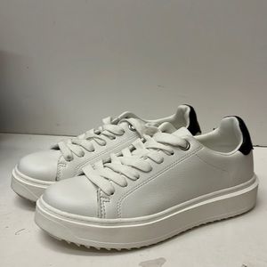 Steve Madden Charlie White Women Size 9.5